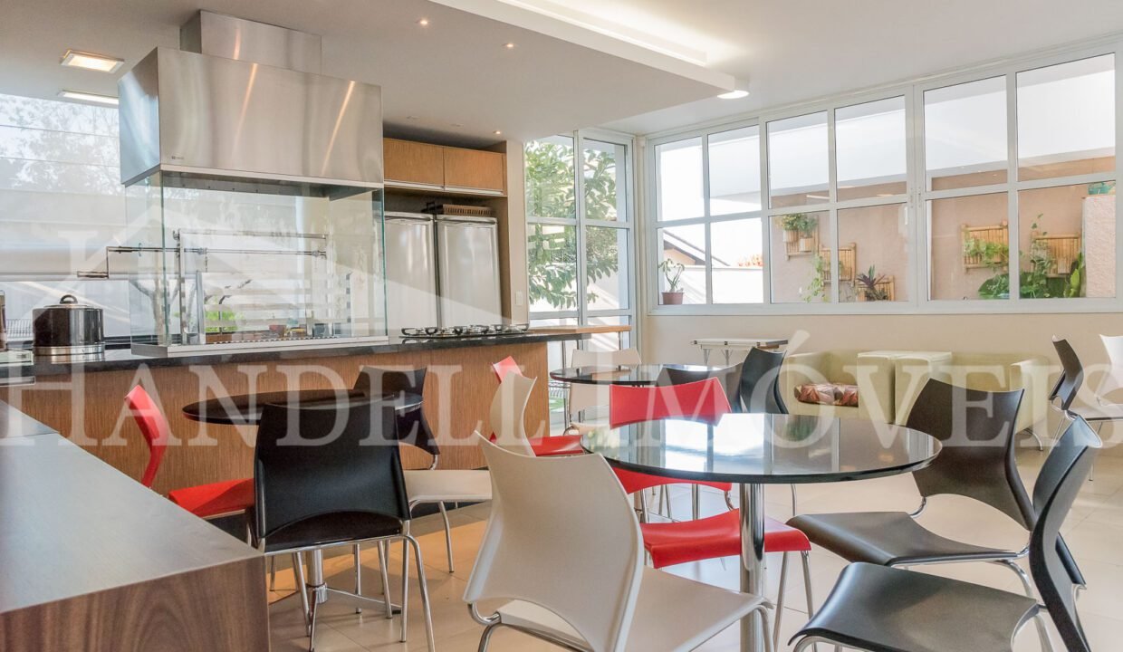 Linda Casa em Condomínio Fechado-6