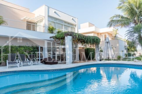 Linda Casa em Condomínio Fechado-7