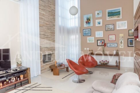 Linda Casa em Condomínio Fechado-9