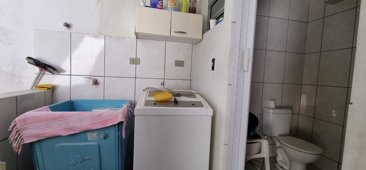 11 AREA DE SERVIÇO E WC