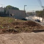 Terreno comercial de esquina com 341 m² à venda no centro de Itupeva, ideal para empreendimentos.